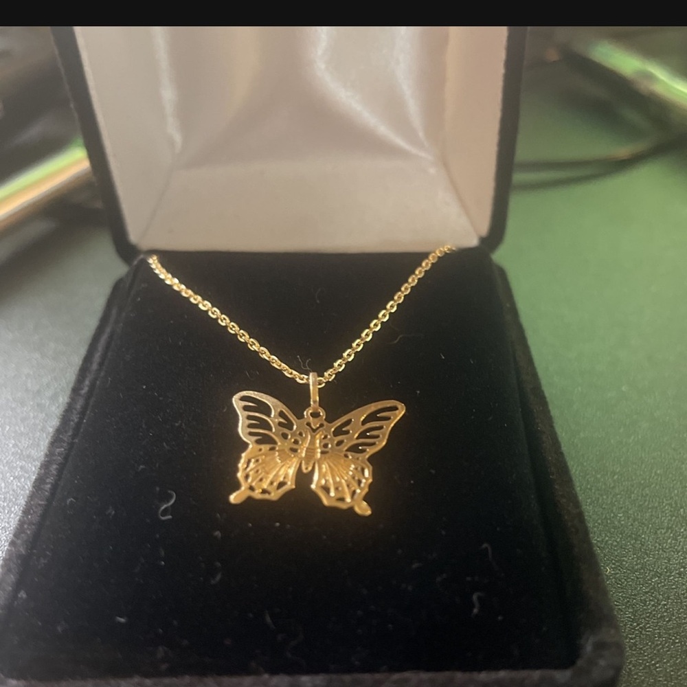 Gold Butterfly Pendant Necklace
